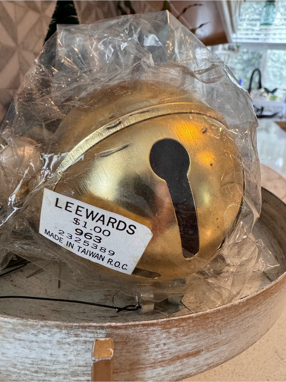 VTG Leewards Large Gold Jingle Bell Brass Tone Christmas Ornament NIP (NOS)